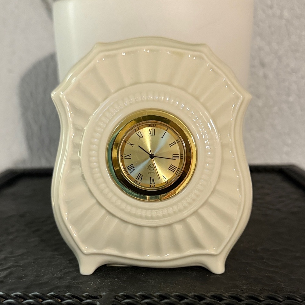 Elegant Cream Ceramic Clock‎ with Gold Accents
